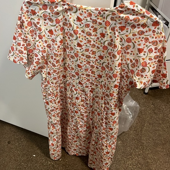 Old Navy Floral Shift dress - Picture 2 of 2